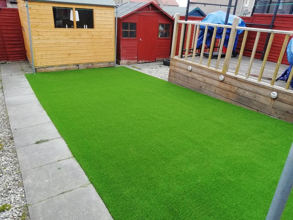 Garden artificial grass installation in Edinburgh by Planet Grass, click here for prices and a quote