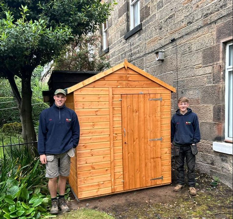 Garden Fencie Installation in East Lothian by JDS Gardening Services, click here for a new garden fence supply and installation quote in East Lothian